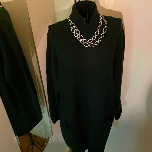 $ ⬇️Tunic Length Sweater or Dress in Delicious Classic Christmasy 🎄 Dark Green - Picture 4 of 8